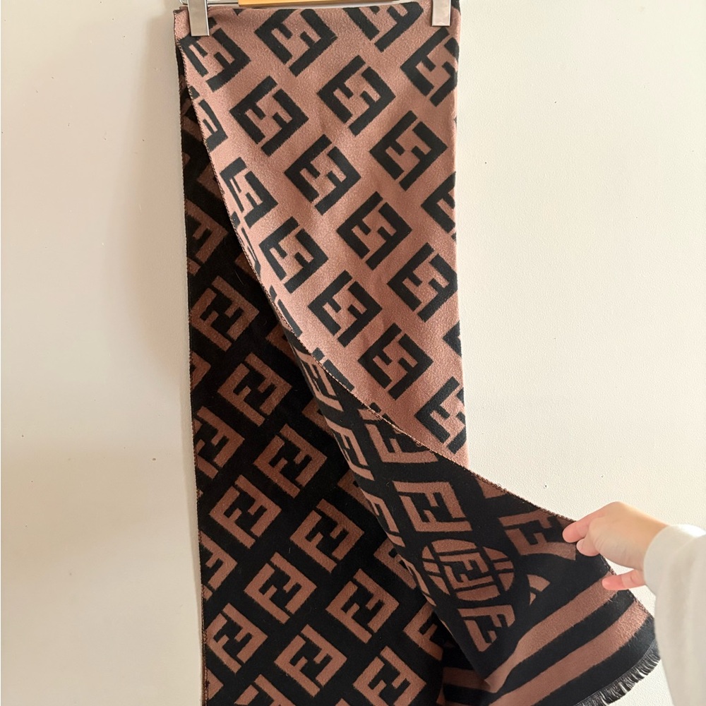 Fendi Reversible Black and Brown Patterned Scarf